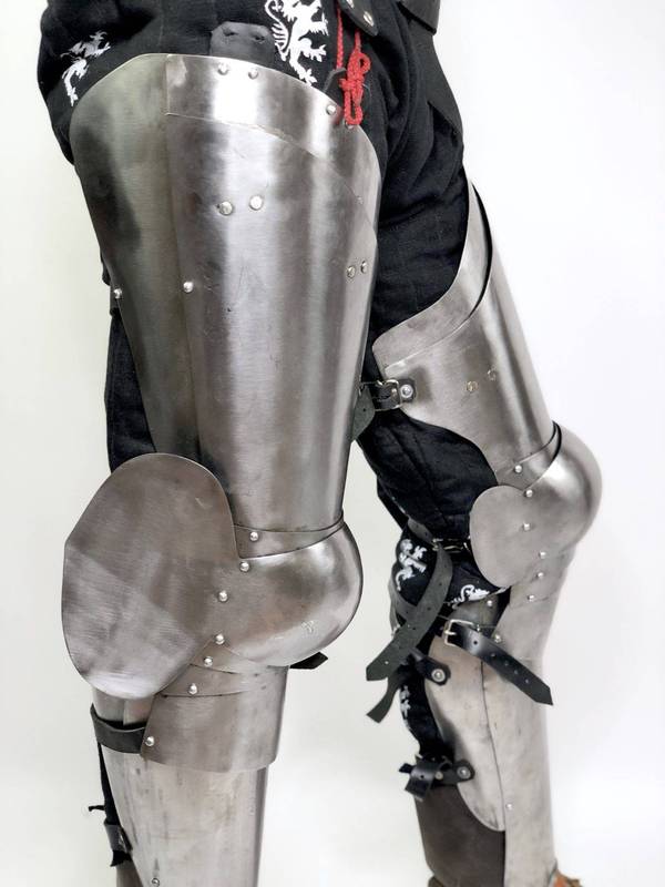 Advanced full legs protection • Medieval Extreme