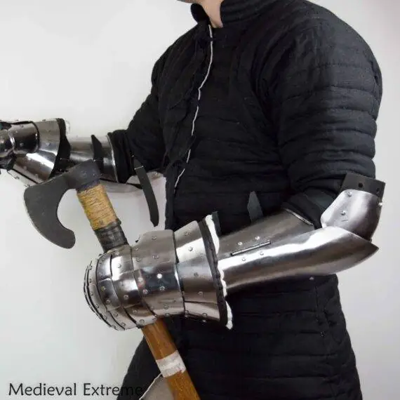 Bracers bazubands + elbow pads with gauntlets