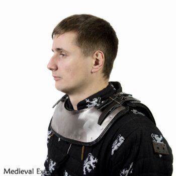 Gorget with padding neck protection for armored combat side