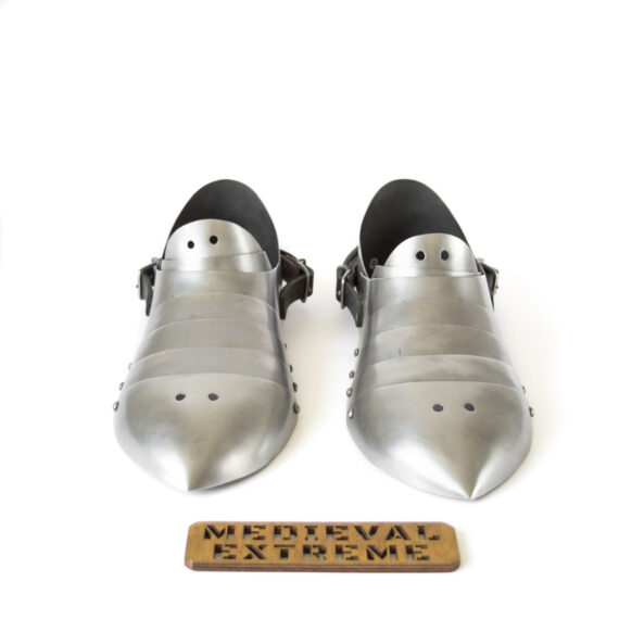 Hardened steel sabatons with heel front