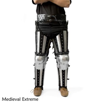 Splinted legs protection for armored combat front