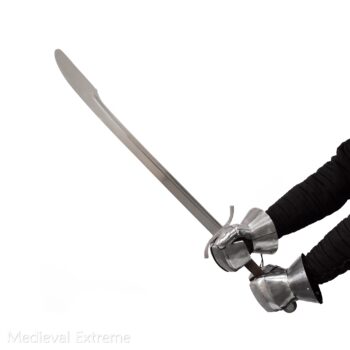 Two-handed falchion 