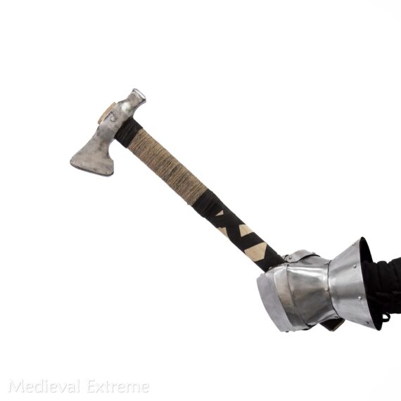 One-handed axe “Sunder” with hammerhead in hands