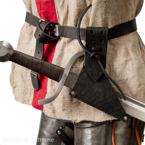 Basic belt with sword holder in use