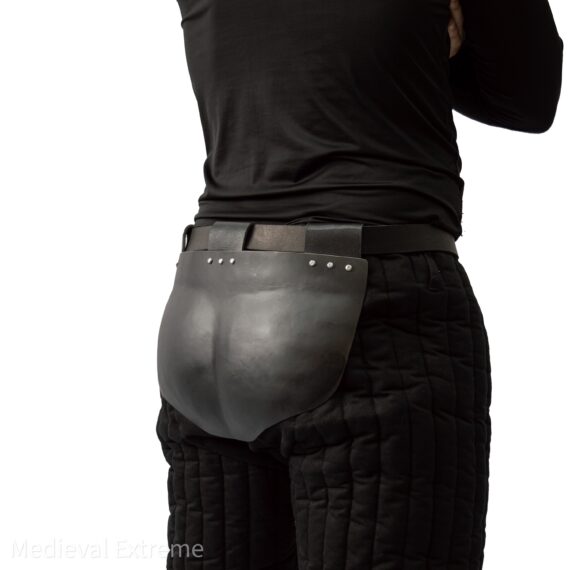 Buttocks protection for armored combat side
