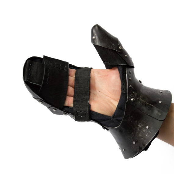 Blackened gauntlets for armored combat right palm