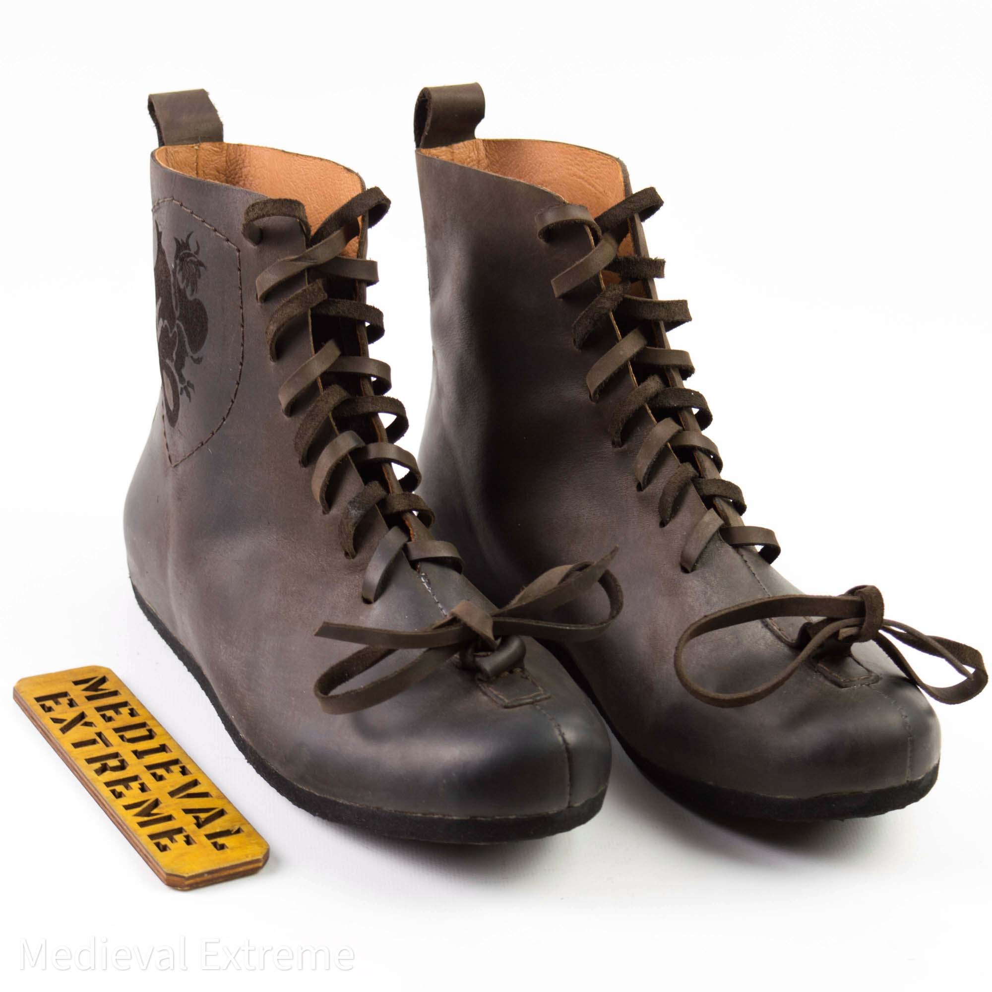 Battle boots with logo
