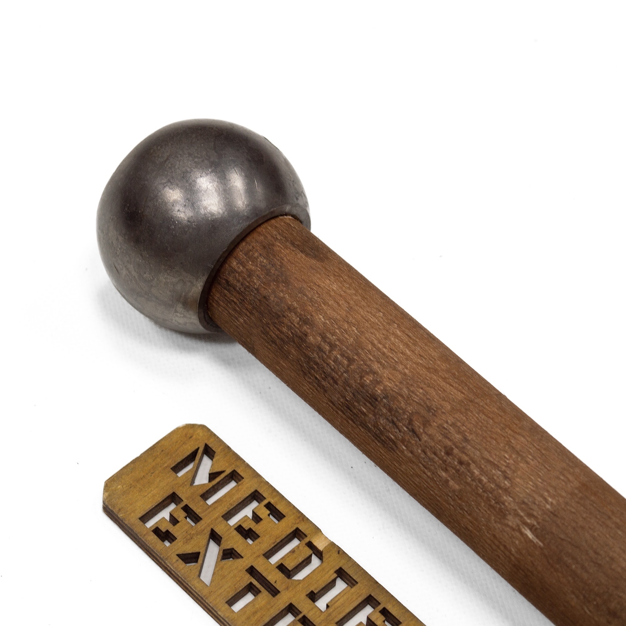 Ball mace for armored combat head