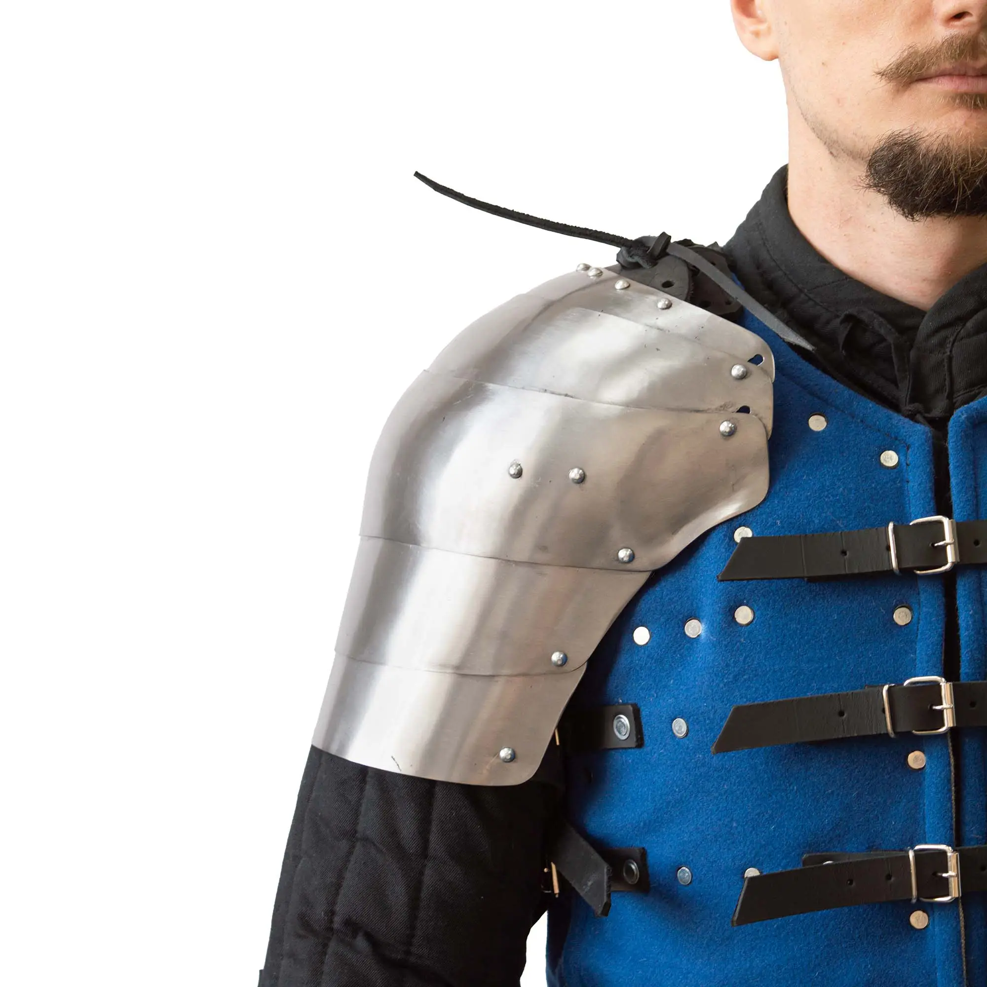 Basic 5 segmented pauldrons for armored combat