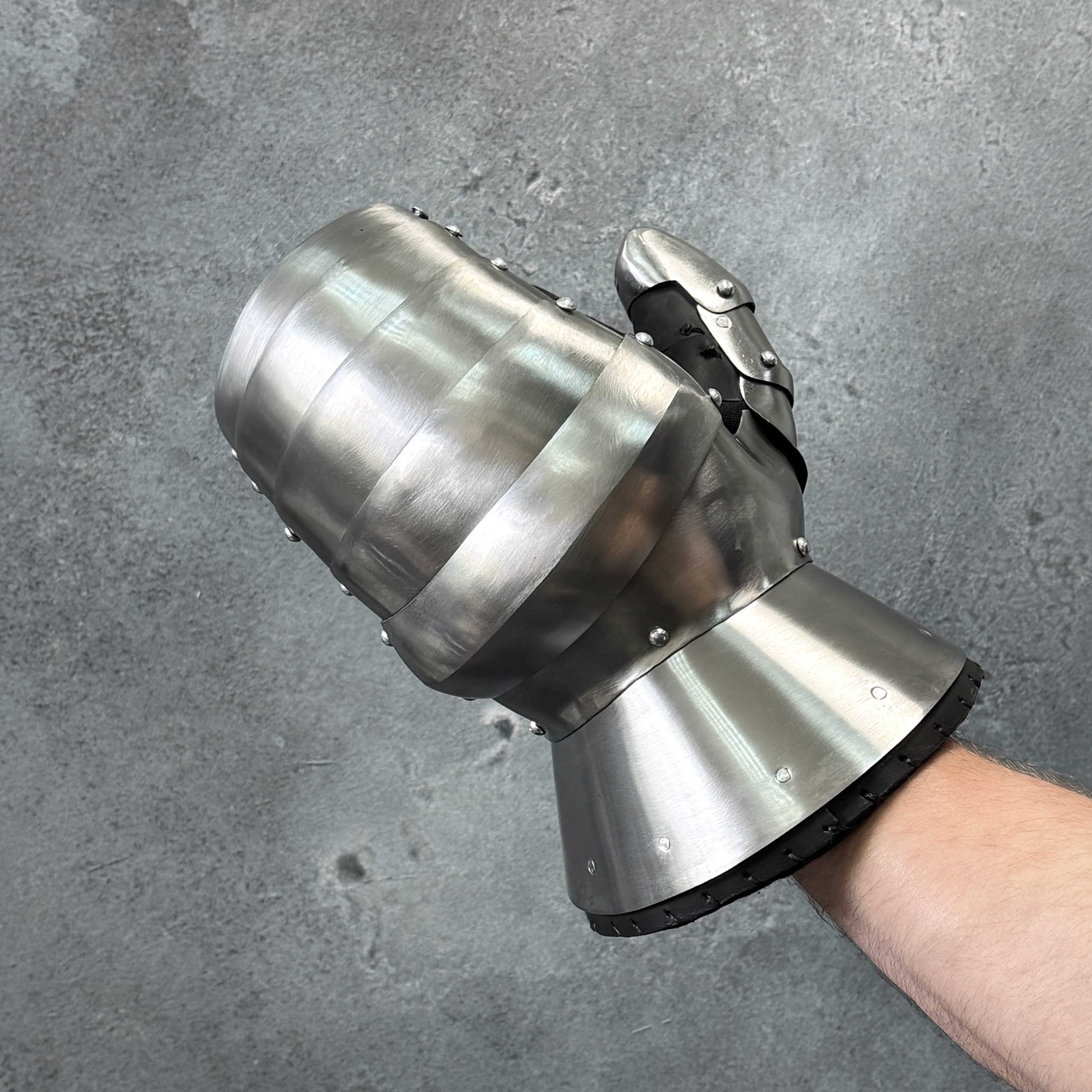 Basic hardened steel mittens